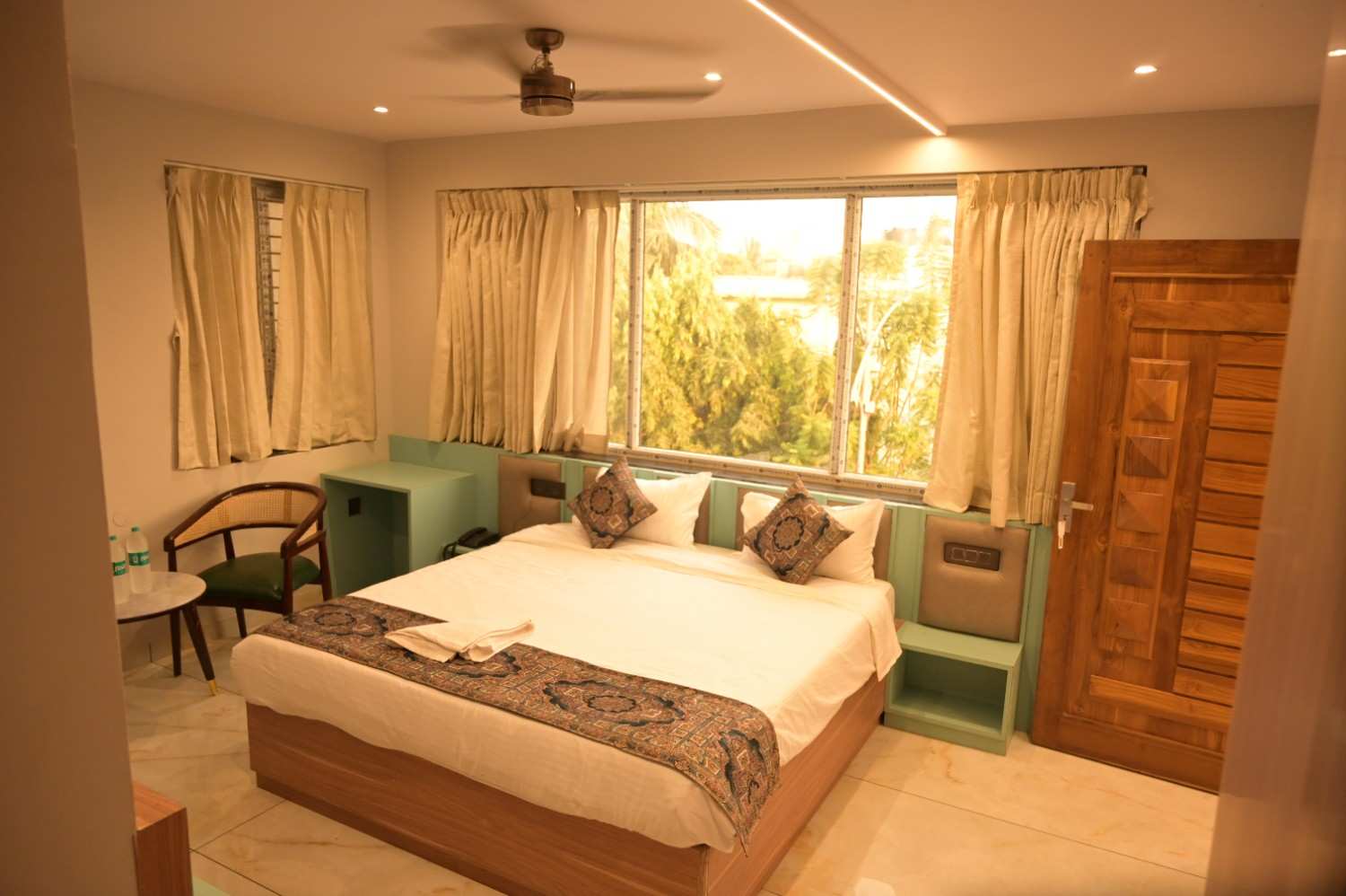 Luxury King Bed Room